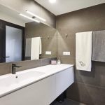 reforma de cuarto de baño. Reforma de casa integral Castelldefels, Reformas de baños en Vilanova