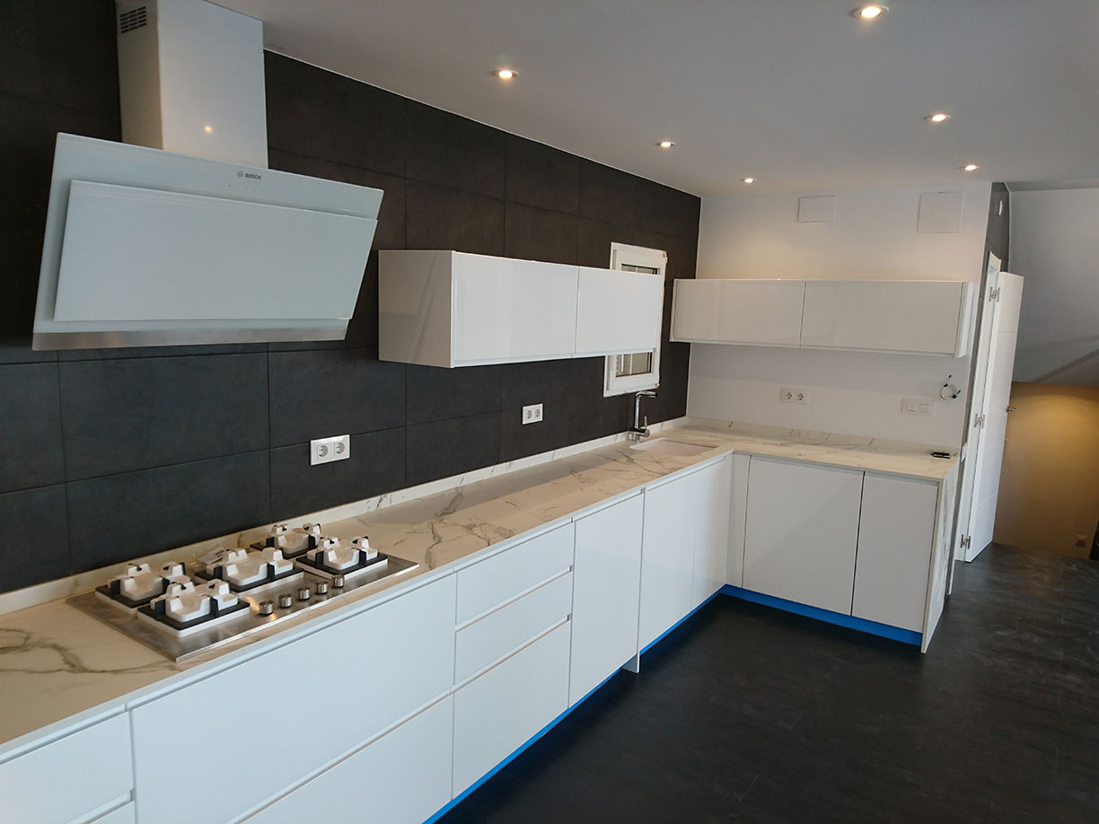 cocina reformada en una casa de sitges