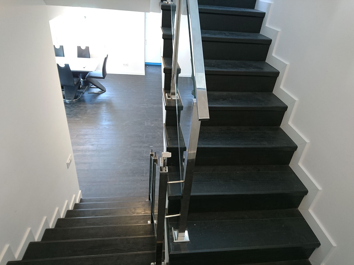 trabajos carpintería escales de una casa en Sitges