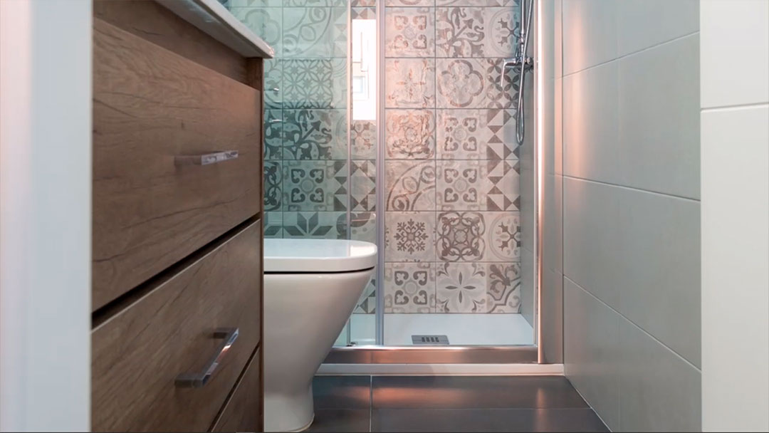 reforma integral en cubelles - baño plato ducha