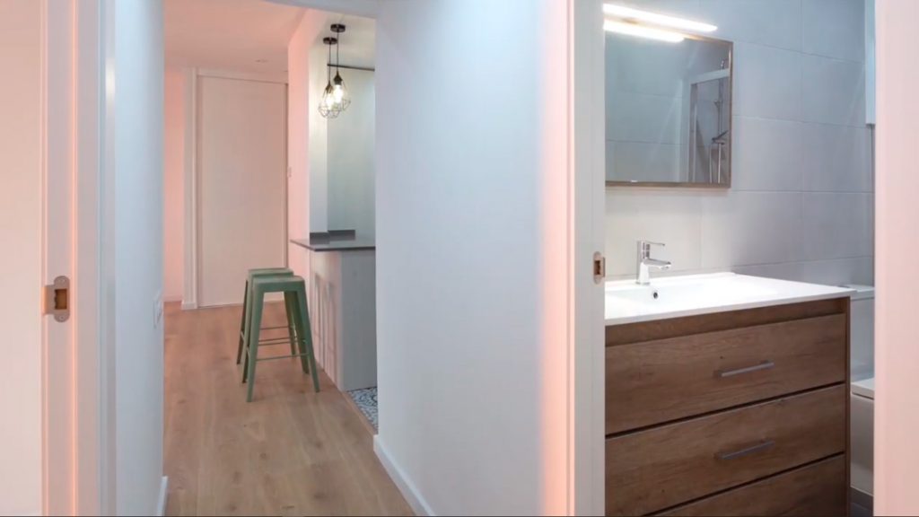reformas-integrales-Cubelles-pasillo-cocina-baño