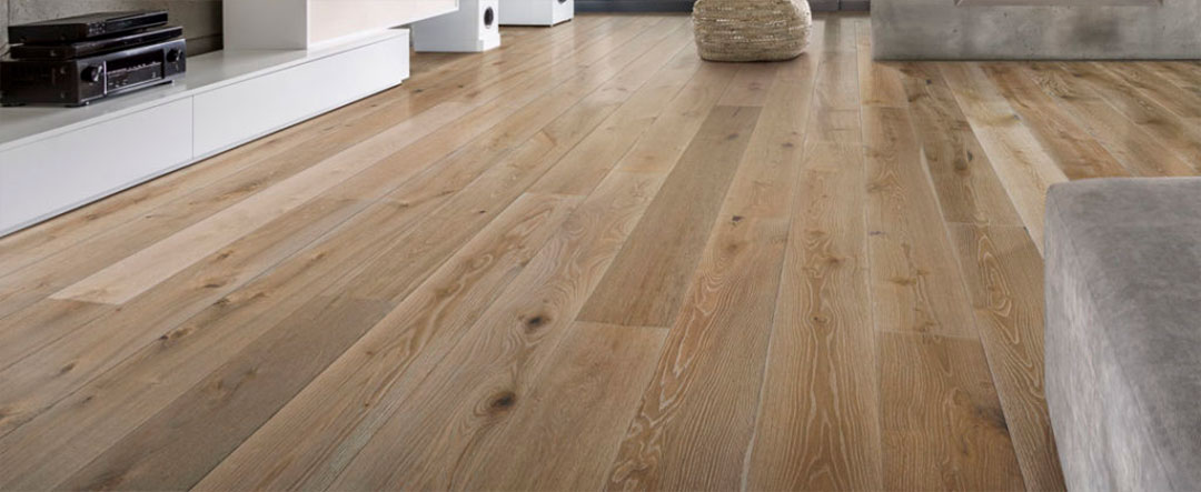 Suelo de madera de calidad -reforma que revaloriza una vivienda